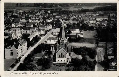 Ak Riesa an der Elbe Sachsen, Fliegeraufnahme, Kirche