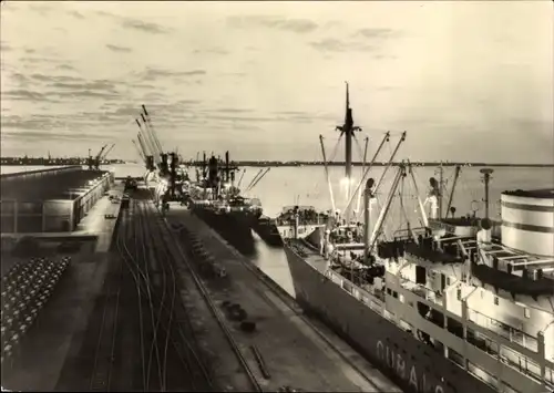 Ak Hansestadt Rostock, Überseehafen, Schiffe