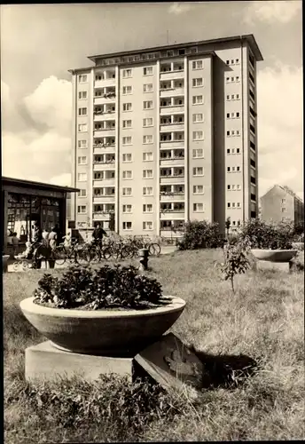 Ak Torgau, Hochhaus an der Eilenburger Straße, Fahrräder