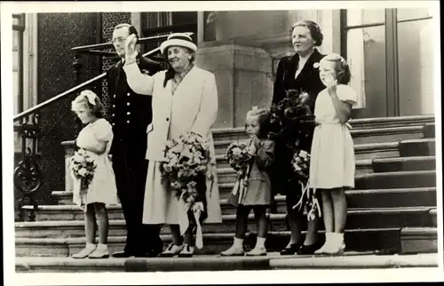 Ak Den Haag,Niederländisches Königshaus, Königin Wilhelmina der Niederlande, Juliana, Prinz Bernhard