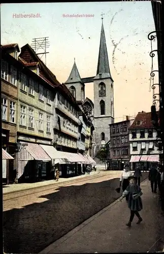 Ak Halberstadt in Sachsen Anhalt, Blick in die Schmiedestraße, Stadtansicht