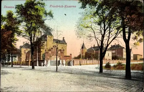 Ak Dessau in Sachsen Anhalt, Friedrich-Kaserne