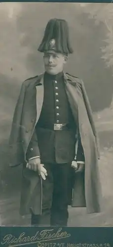 Carte de Visite Deutscher Soldat in Uniform, Paradebusch, Mantel, Richard Fischer Copitz Kopisty