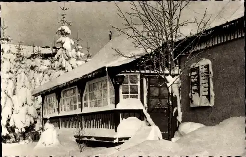 Ak Johanngeorgenstadt im Erzgebirge Sachsen, Schnitzerheim im Winter