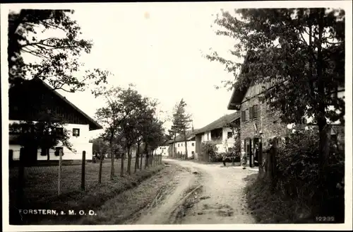 Foto Ak Forstern in Oberbayern, Straßenpartie im Ort