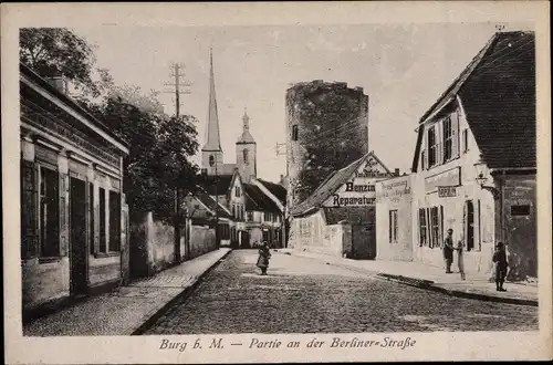 Ak Burg bei Magdeburg, Partie an der Berliner Straße, Turm