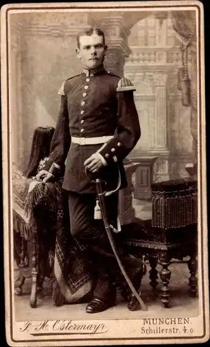 CdV München, Deutscher Soldat in Uniform, Standportrait