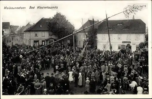 Ak Bad Klosterlausnitz in Thüringen, Maibaumsetzen