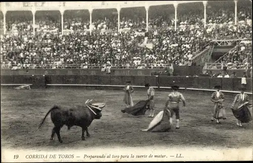 Ak Corrida de Toros, Preparando al toro para la suerte de matar, Stierkampf