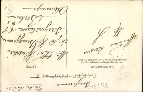 Ak Junge im Pelzmantel in einem Automobil, Mädchen, Kuss