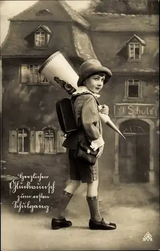 Ak Glückwunsch Einschulung, Junge mit Zuckertüte und Schulranzen