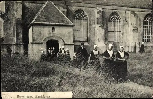 Ak Zoutelande Veere Zeeland Niederlande, Kerkuitgang