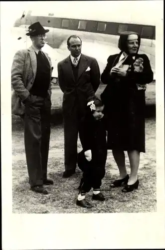 Ak Sion Sitten Kt. Wallis, Juliana der Niederlande, Margriet, Bernhard, Flughafen, 1947
