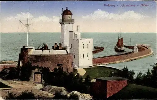 Ak Kołobrzeg Kolberg Pommern, Lotsenhaus und Hafen