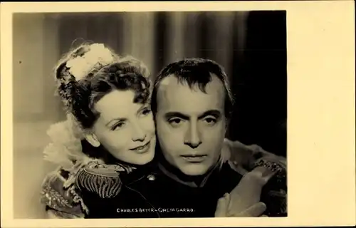 Ak Schauspieler Charles Boyer und Greta Garbo, Filmszene