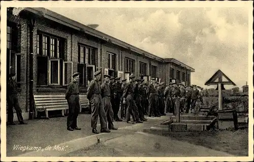 Ak Texel Nordholland Niederlande, Vliegkamp de Mok, niederländische Soldaten