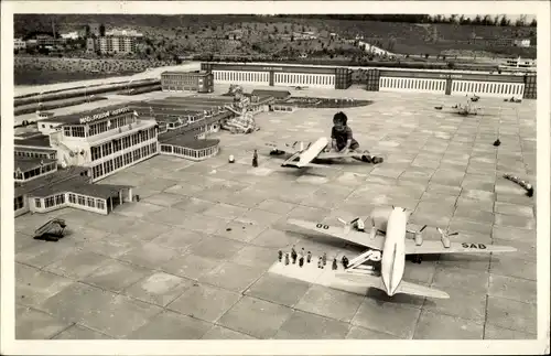 Ak Den Haag Südholland Niederlande, Madurodam, Miniaturpark, Flughafen