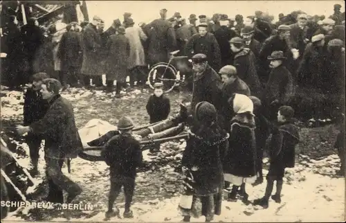 Ak Schipbreuk Berlin, Todesopfer, Schaulustige, Seeleute