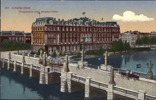 Ak Amsterdam Nordholland Niederlande, Hoogesluis met Amstel-Hotel, Straßenbahn