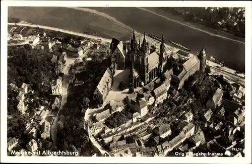 Ak Meißen an der Elbe, Teilansicht mit Albrechtsburg, Fliegeraufnahme