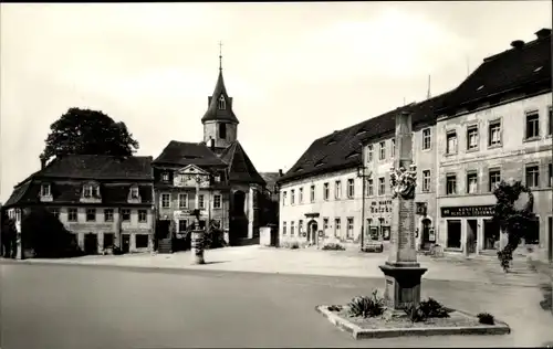 Ak Mutzschen Grimma in Sachsen, Karl-Liebknecht-Platz, Säule