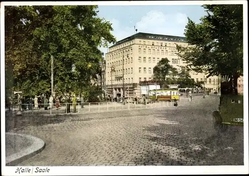 Ak Halle an der Saale, Riebeckplatz, Hotel Goldene Kugel, Straßenbahn