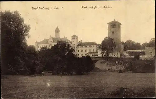 Ak Waldenburg in Sachsen, Park und Fürstliches Schloss