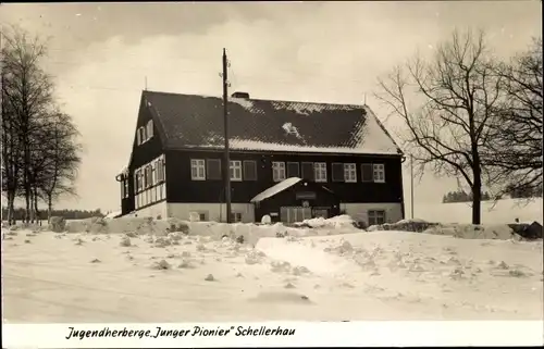 Ak Schellerhau Altenberg im Erzgebirge, Jugendherberge Junger Pionier im Schnee