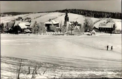 Ak Schellerhau Altenberg im Erzgebirge, Ortsansicht mit Kirche im Schnee