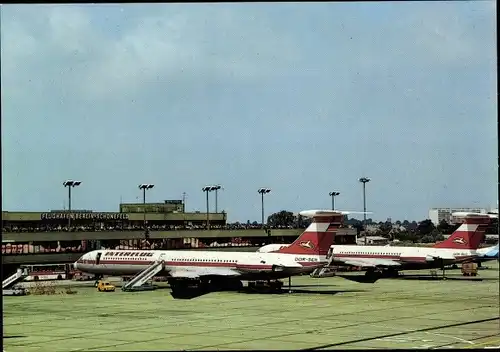 Ak Berlin Schönefeld, Zentralflughafen, Interflug, Passagierflugzeuge