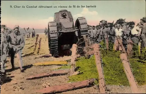 Ak Char de Combat detruisant un reseau de fil de fer barbele, französischer Panzer, Soldaten