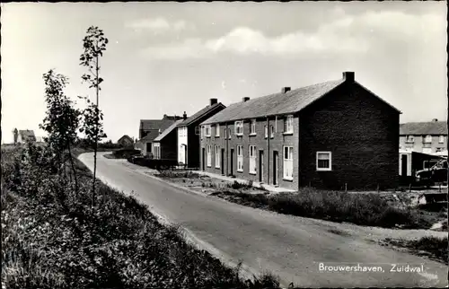 Ak Brouwershaven Zeeland, Zuidwal