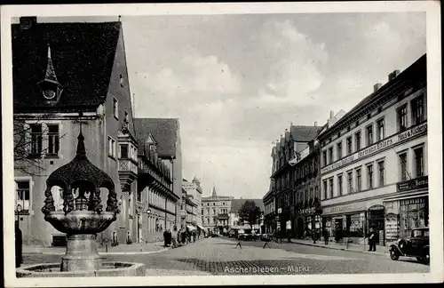 Ak Aschersleben, Partie am Markt, Passanten, Denkmal, Hermann Ehlers Geschäft