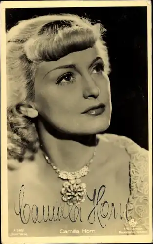 Ak Schauspielerin Camilla Horn, Portrait, Halskette