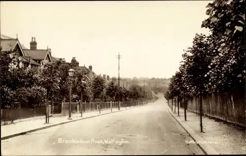 Foto Ak Wallington Sutton London England, Brambledown Road