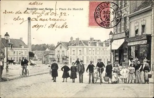 Ak Romilly sur Seine Aube, Place du Marche