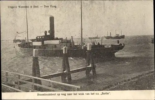 Ak Hoek van Holland Rotterdam Südholland Niederlande, Stoomloodsboot op weg naar het wrak SS Berlin