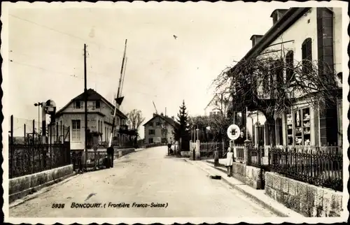 Ak Boncourt Kanton Jura, Frontiere Franco Suisse, Bahnübergang, Grenze