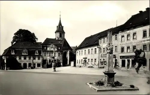 Ak Mutzschen Grimma in Sachsen, Karl-Liebknecht-Platz, Säule