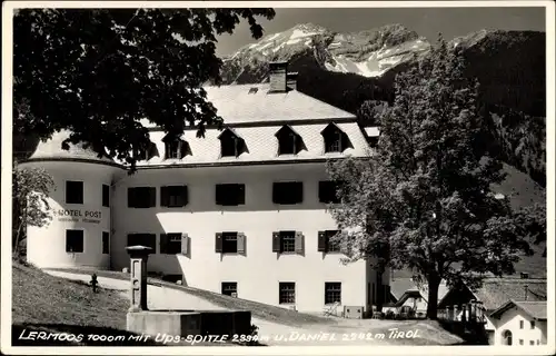 Ak Lermoos in Tirol, Hotel Post mit Ups Spitze und Daniel
