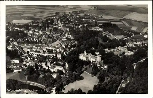 Ak Waldenburg in Sachsen, Gesamtansicht, Fliegeraufnahme