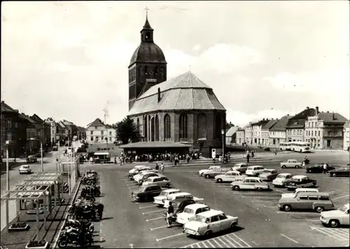 Ak Ribnitz Damgarten, Karl-Marx-Platz, Kirche, Autos