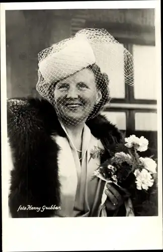 Ak Juliana der Niederlande, Portrait, Hut mit Schleier