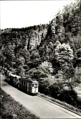 Ak Sächsische Schweiz, Im Kirnitzschtal bei Bad Schandau, Bahn