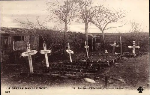 Ak La Guerre dans le Nord, Tombes d'Allemands dans un Jardin, deutsche Soldatengräber, 1. WK