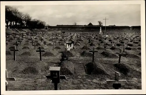 Ak Terezín Theresienstadt Region Aussig, Der Nationalfriedhof in der Nähe der Kleinen Festung
