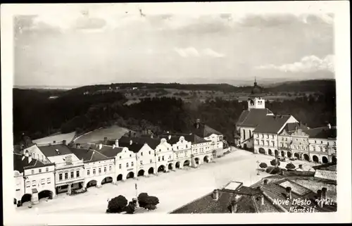 Ak Nové Město nad Metují Neustadt an der Mettau Reg. Königgrätz, Marktplatz, Giebelhäuser