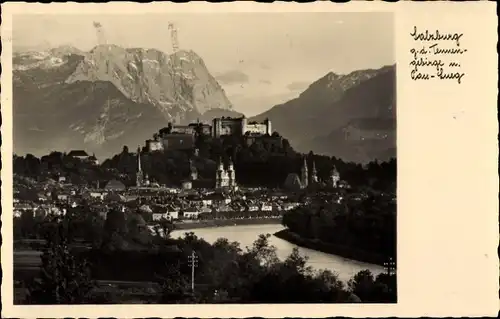 Ak Salzburg in Österreich, Ort gegen Tennengebirge gesehen