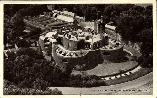 Ak Walmer Kent England, Walmer Castle, Luftbild