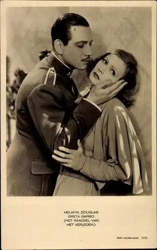 Ak Schauspielerin Greta Garbo, Schauspieler Melvyn Douglas, Filmszene, Portrait